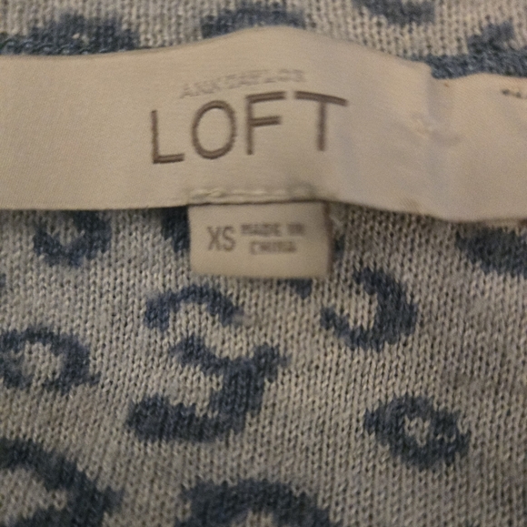 LOFT Blue Animal Print Wool Blend Crew Neck Sweater Xsmall - Picture 8 of 11